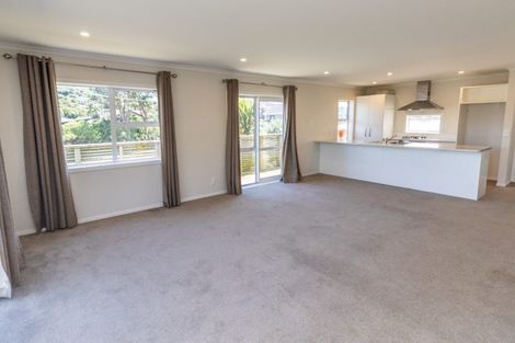 Photo of property in 1/20 Glanmire Road, Newlands, Wellington, 6037