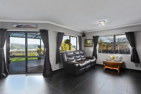 Photo of property in 46 Percy Kinsman Crescent, Riverstone Terraces, Upper Hutt, 5018