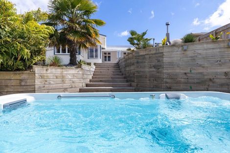 Photo of property in 25 Glen Almond Street, New Plymouth, 4310