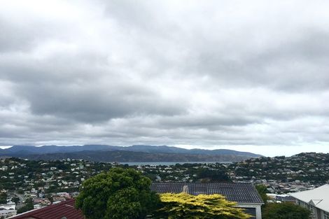 Photo of property in 17 Cobar Close, Maupuia, Wellington, 6022