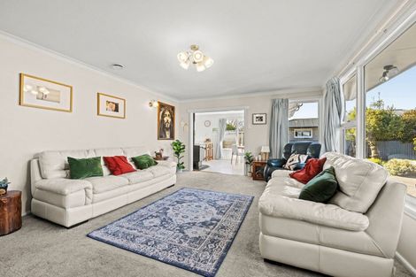 Photo of property in 11 Weston Place, Rangiora, 7400