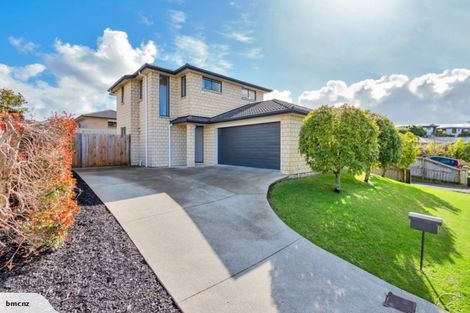 Photo of property in 33 Cityview Place, Massey, Auckland, 0614