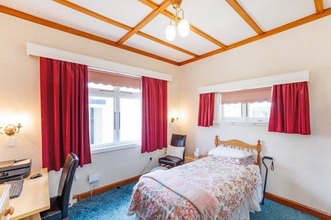 Photo of property in 19 Brightwater Terrace, Terrace End, Palmerston North, 4410