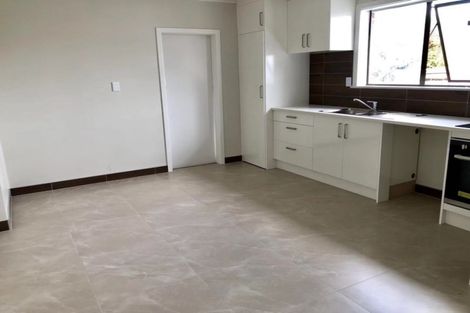 Photo of property in 55 Archibald Road, Kelston, Auckland, 0602