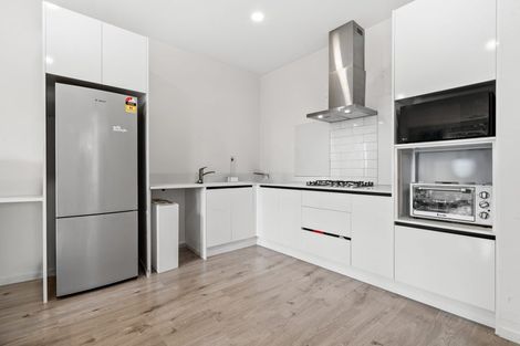 Photo of property in 6 Swamp Kauri Grove, Papakura, 2110