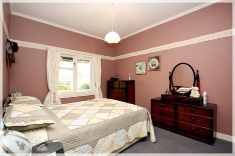 Photo of property in 27 Punga Street, Tangimoana, 4822