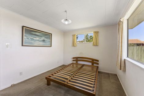 Photo of property in 24 Hartford Crescent, Totara Park, Upper Hutt, 5018