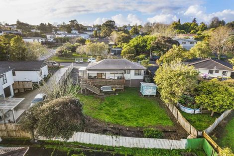 Photo of property in 35 Rehia Road, Massey, Auckland, 0614