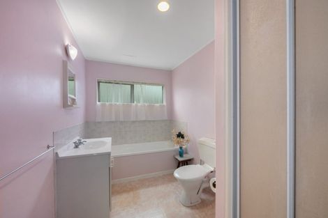 Photo of property in 2/51 Deep Creek Road, Waiake, Auckland, 0630