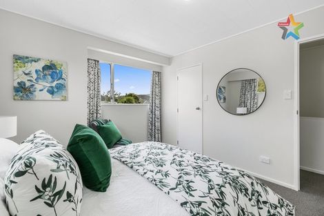 Photo of property in 8d Montgomery Crescent, Clouston Park, Upper Hutt, 5018