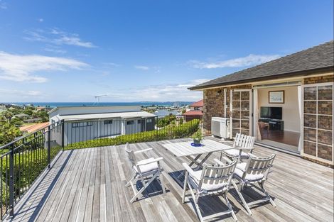 Photo of property in 12 Grovenor Drive, Orewa, 0931