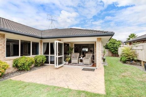 Photo of property in 8 Parkhaven Drive, Rosehill, Papakura, 2113