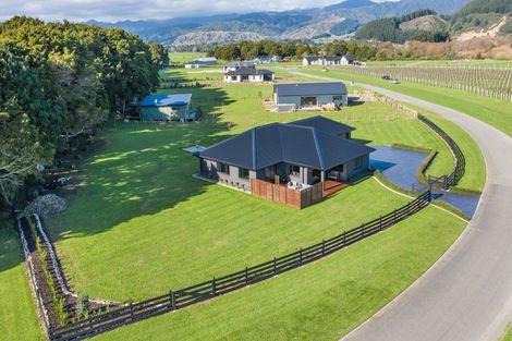 Photo of property in 30 Ohau Gravels Way, Ohau, Levin, 5570