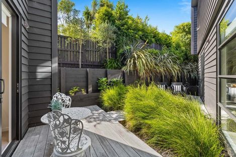 Photo of property in 4c Beach Road, Castor Bay, Auckland, 0620