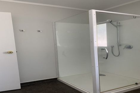 Photo of property in 50 Redlands Grove, Swanson, Auckland, 0612