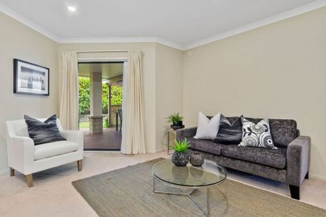 Photo of property in 6 English Oak Drive, Schnapper Rock, Auckland, 0632