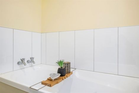 Photo of property in 20 Lanyon Place, Whitby, Porirua, 5024