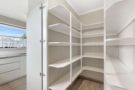 Photo of property in 5 Saint Ives Grove, Whalers Gate, New Plymouth, 4310