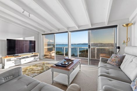 Photo of property in 819 Whangaparaoa Road, Manly, Whangaparaoa, 0930