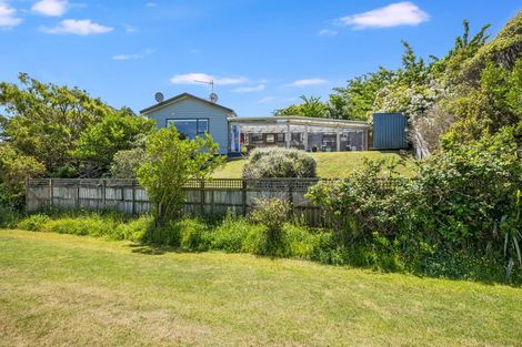 Photo of property in 39 Saunders Close, Whitby, Porirua, 5024