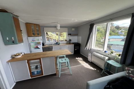 Photo of property in 2 Milne Terrace, Island Bay, Wellington, 6023