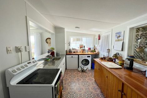 Photo of property in 18 Trevor Terrace, Paremata, Porirua, 5024