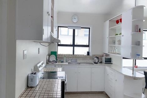 Photo of property in 2/104 Forrest Hill Road, Forrest Hill, Auckland, 0620