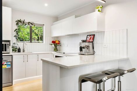 Photo of property in 7b Edgewater Parade, Waiuku, 2123