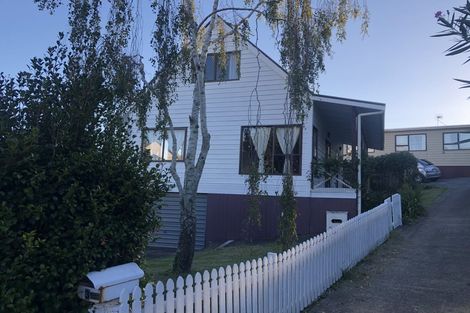 Photo of property in 1/3 Lewis Street, Blockhouse Bay, Auckland, 0600