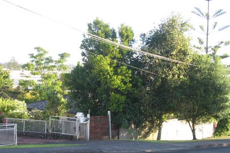 Photo of property in 1/1 Anne Road, Hillcrest, Auckland, 0627