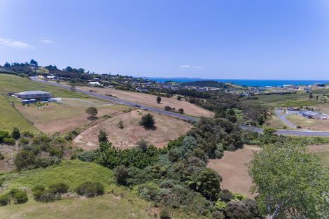 Photo of property in 14 Pekama Drive, Cable Bay, 0420