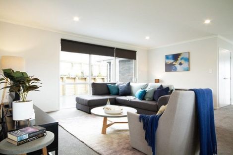 Photo of property in 19 Shibata Rise, Ranui, Auckland, 0612