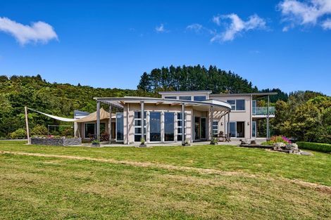 Photo of property in 102 Kuku East Road, Kuku, Levin, 5570