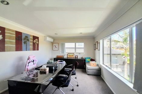 Photo of property in 10 Muirlea Drive, Flat Bush, Auckland, 2016