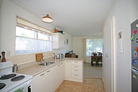 Photo of property in 6 Karnak Crescent, Russley, Christchurch, 8042