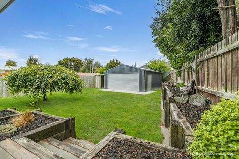 Photo of property in 2/16 Hillcrest Avenue, Hillcrest, Auckland, 0627