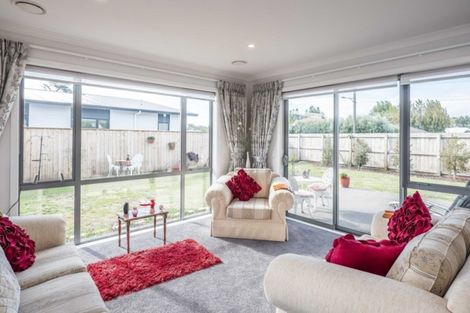 Photo of property in 12 Christow Court, Paraparaumu, 5032