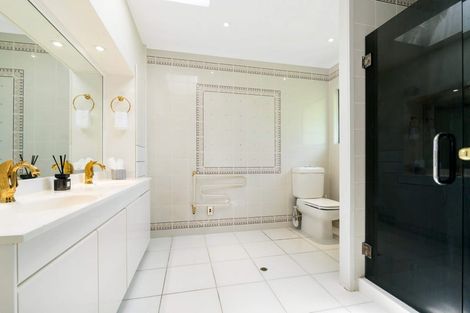 Photo of property in 140 Fisher Parade, Farm Cove, Auckland, 2012