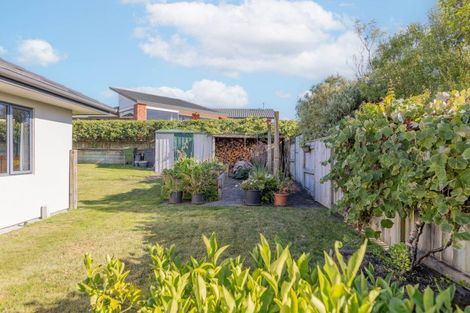 Photo of property in 27 Kinder Street, Acacia Bay, Taupo, 3330