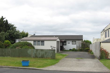 Photo of property in 1380 Whangaparaoa Road, Army Bay, Whangaparaoa, 0930