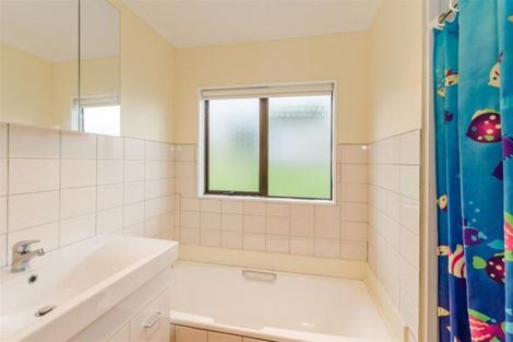 Photo of property in 32 Pitoitoi Street, Otaihanga, Paraparaumu, 5036