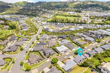 Photo of property in 8 Flotilla Place, Whitby, Porirua, 5024