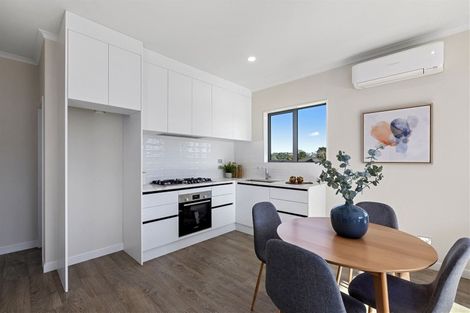 Photo of property in 18 Gilbransen Road, Kumeu, 0810