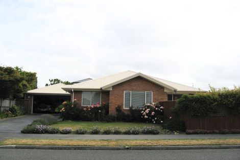 Photo of property in 2/2 Springhill Street, Russley, Christchurch, 8042