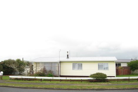 Photo of property in 5 Wicklow Place, Bell Block, New Plymouth, 4312