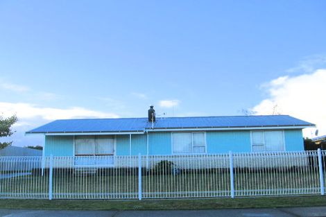 Photo of property in 13 Cortes Crescent, Flaxmere, Hastings, 4120