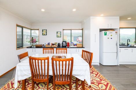 Photo of property in 9 Edgecombe Court, Roslyn, Palmerston North, 4414