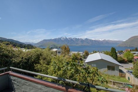 Photo of property in 25 Avalon Crescent, Fernhill, Queenstown, 9300