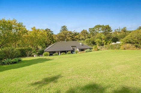 Photo of property in 12 Hobbs Road, Matakatia, Whangaparaoa, 0930