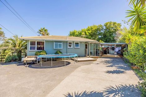 Photo of property in 438 Don Buck Road, Massey, Auckland, 0614